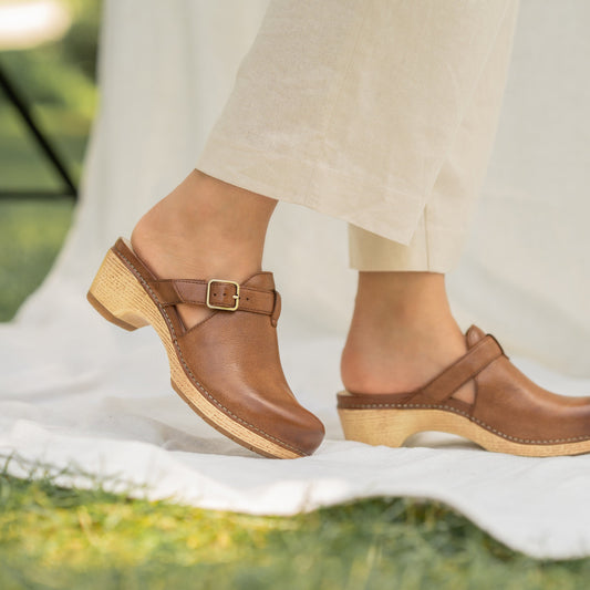 Dansko Classic / Leandra Brown Leather