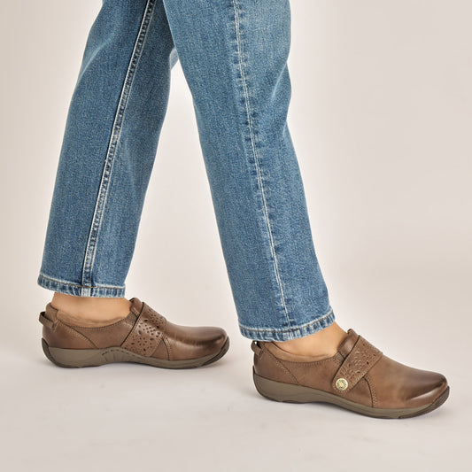 Dansko Quality / Sallie Stone Waxy Burnished