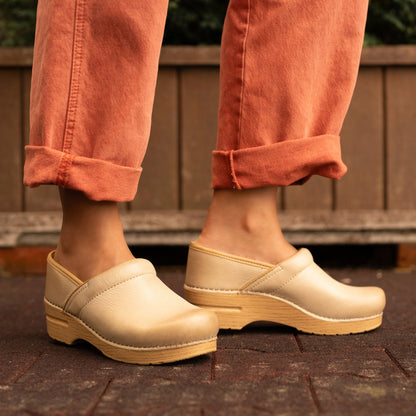 Dansko Value / Professional Sand Milled Burnished