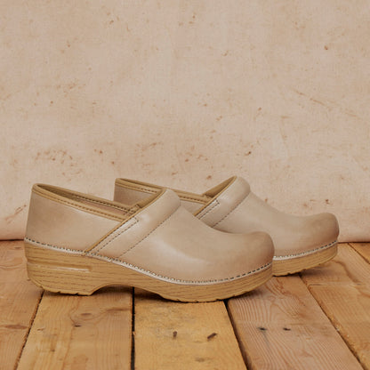 Dansko Value / Professional Sand Milled Burnished