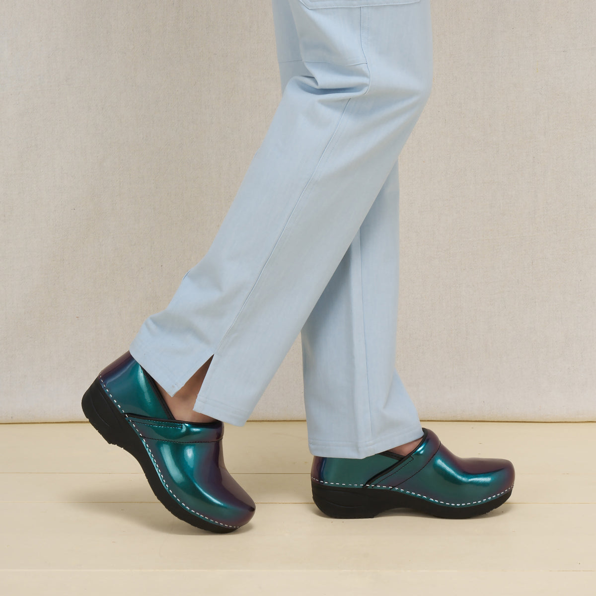 Dansko Signature / XP 2.0 Chill Colorshift Patent
