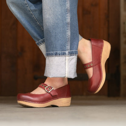 Dansko Value / XP 2.0 Mary Jane Red Leather