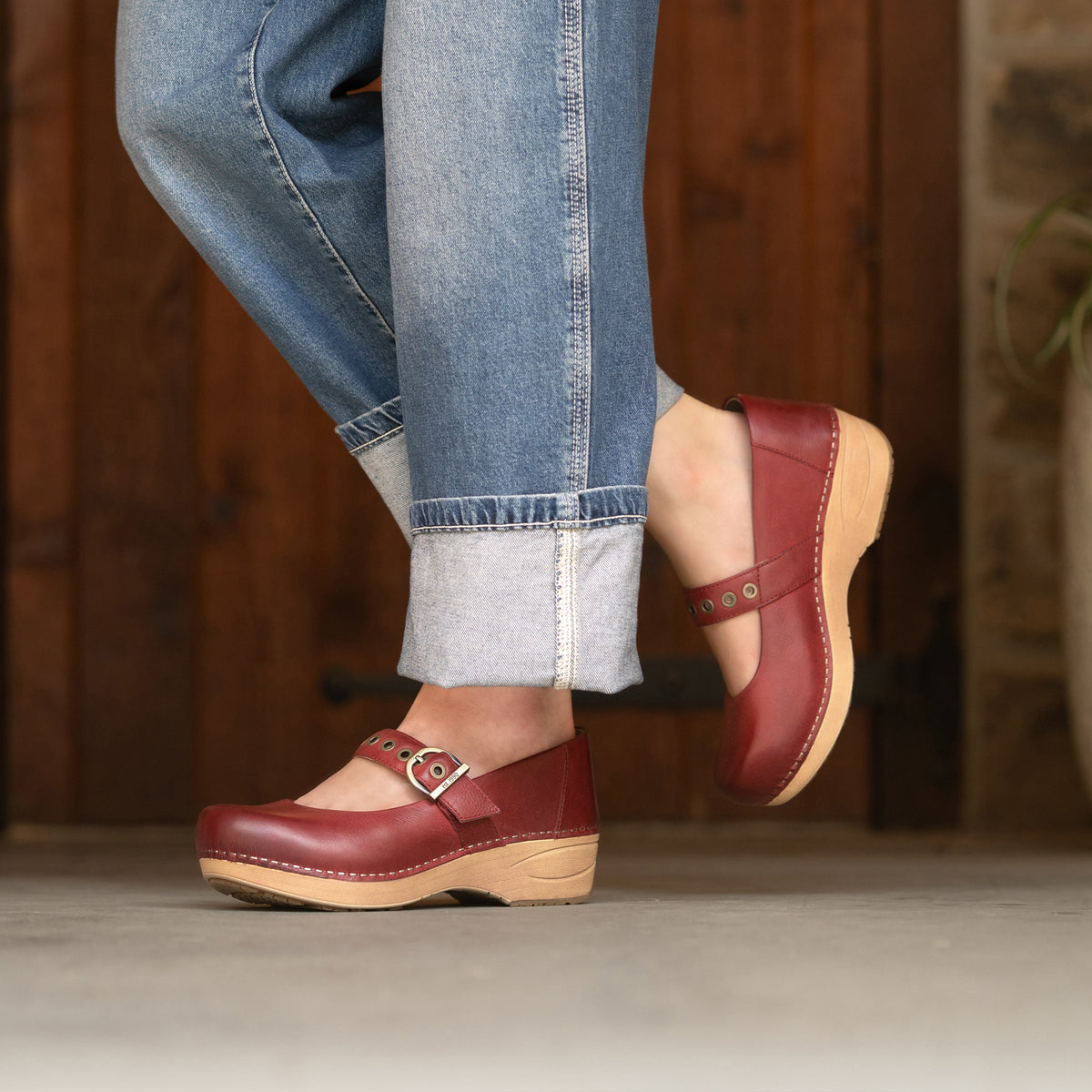 Dansko Best Seller / Wide XP 2.0 Mary Jane Clog Red
