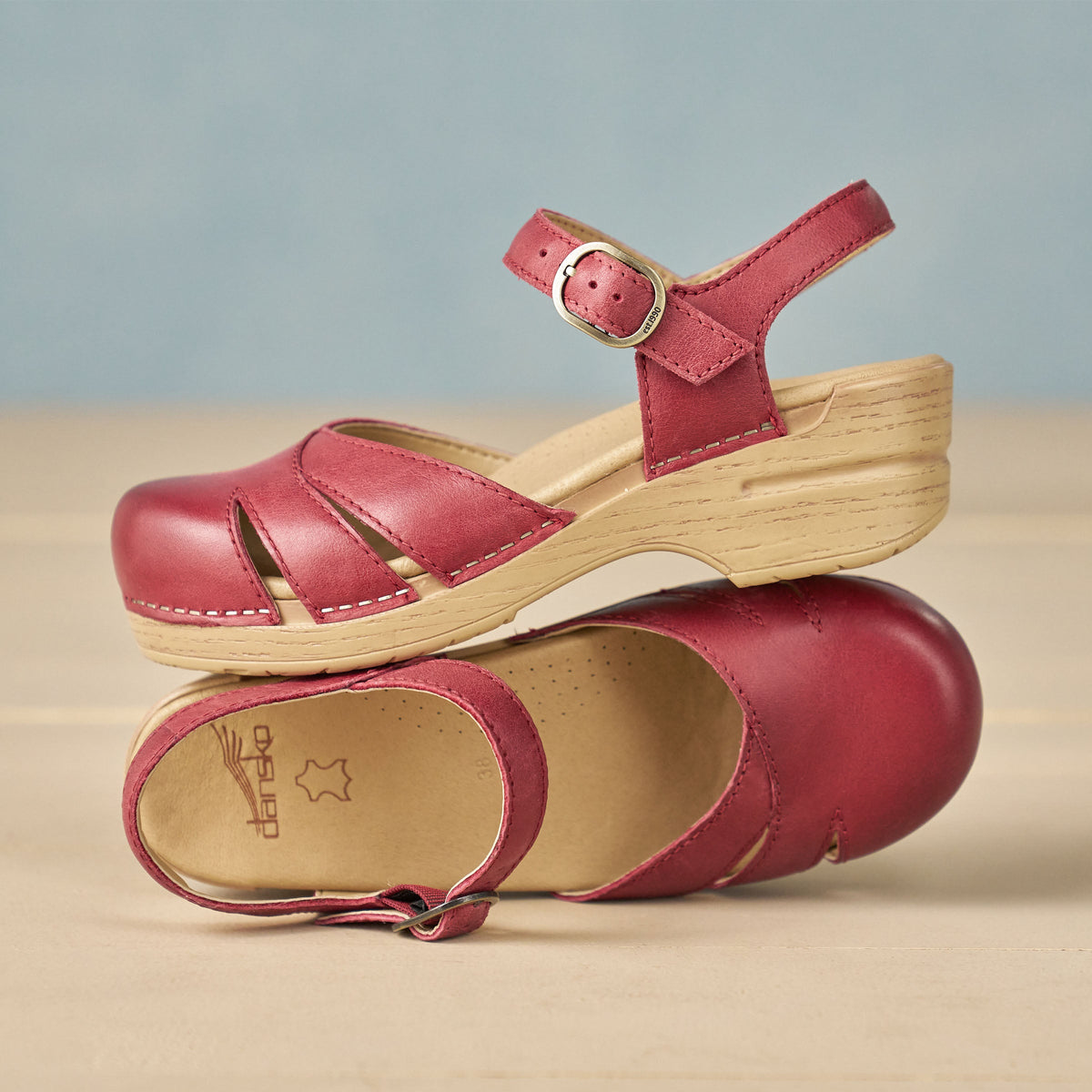 Dansko Essential / Margreta Red Burnished Nubuck
