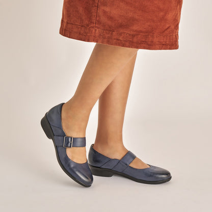Dansko Deals / Collette Navy Burnished Nubuck