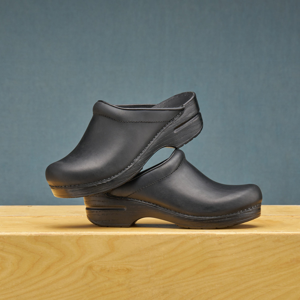 Dansko Best Seller / Sonja Black Oiled