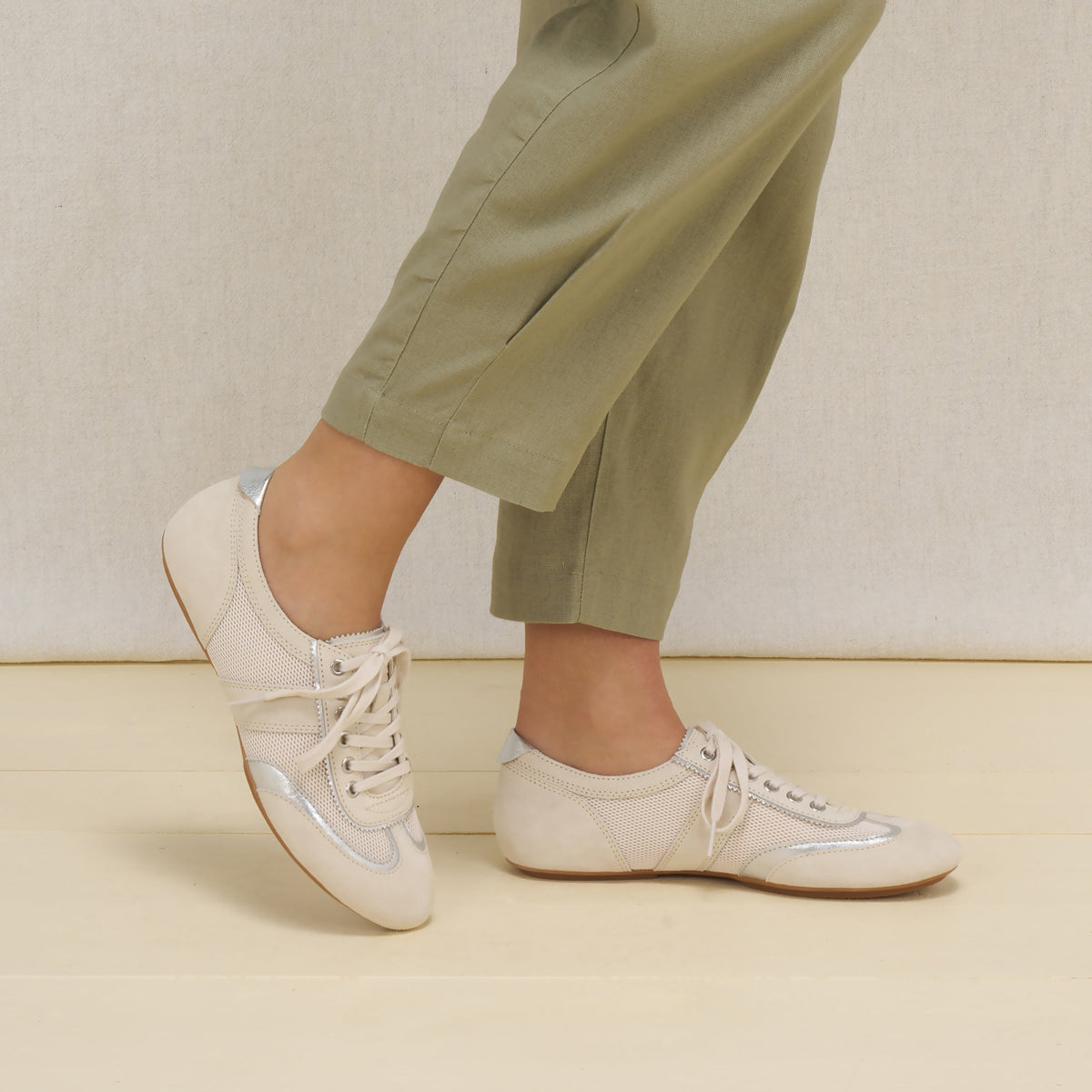 Dansko New / Milana Vanilla Suede