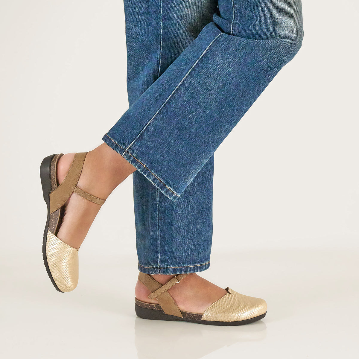 Dansko Latest / Rowan Taupe Metallic