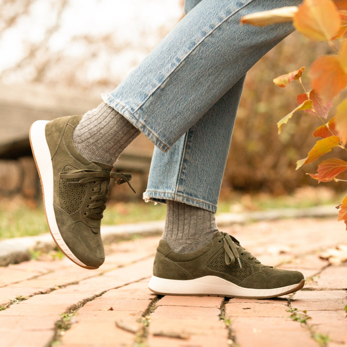 Dansko Smart Buy / Catie Olive Suede