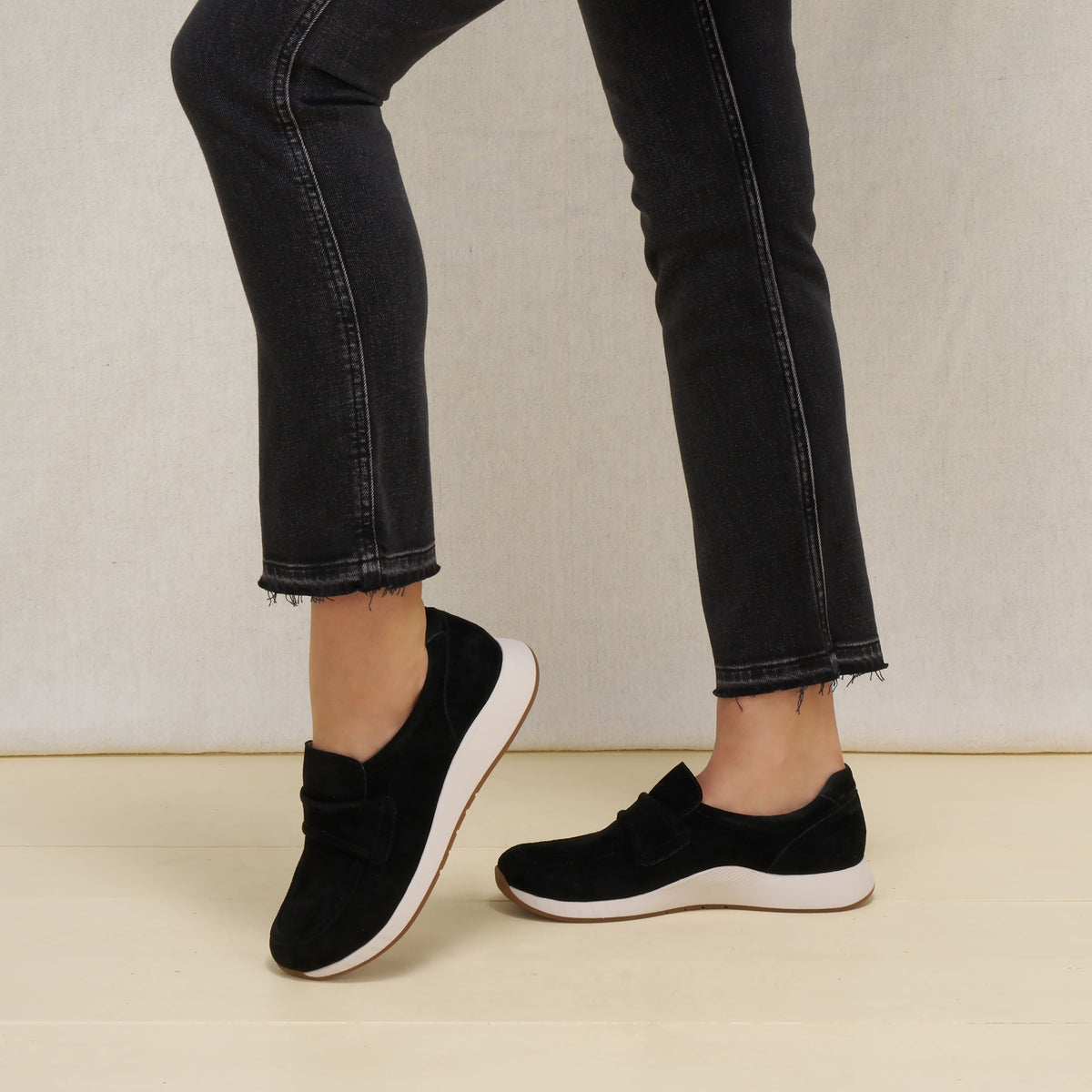 Dansko Premium / Clementine Black Nubuck