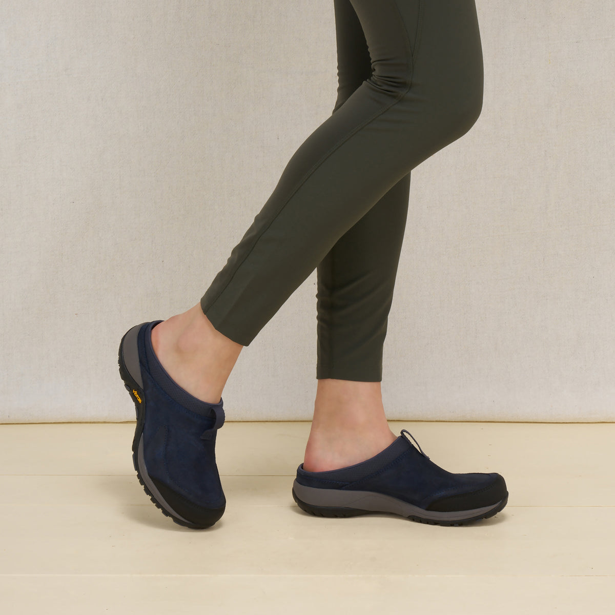 Dansko Featured / Pia Navy Leather