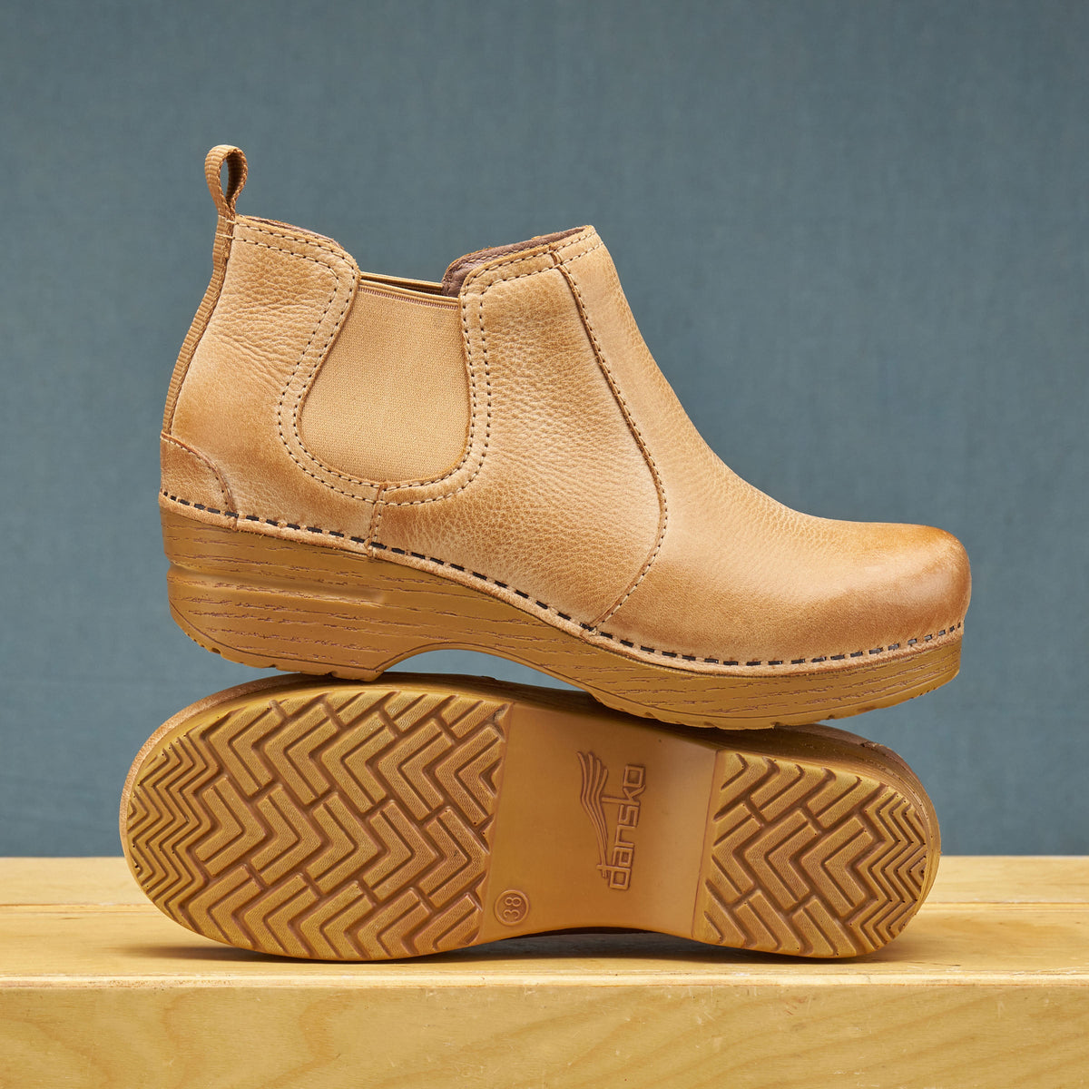Dansko Recommended / Frankie Honey Distressed