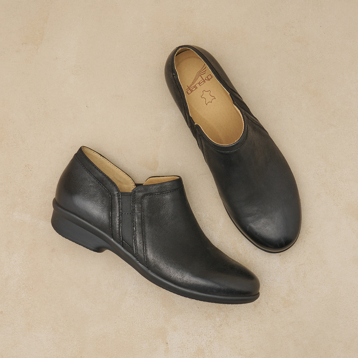 Dansko Top Pick / Cheryl Wide Black Burnished Nubuck