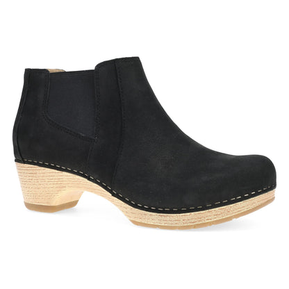 Dansko Featured / Lane Black Milled Nubuck