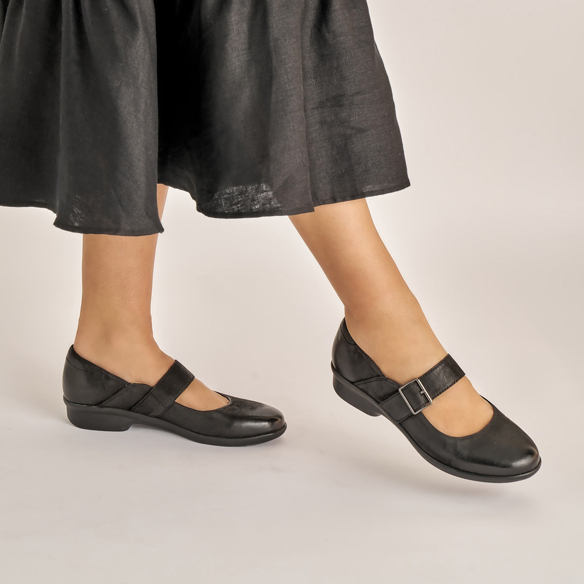 Dansko Latest / Collette Wide Black Burnished Nubuck