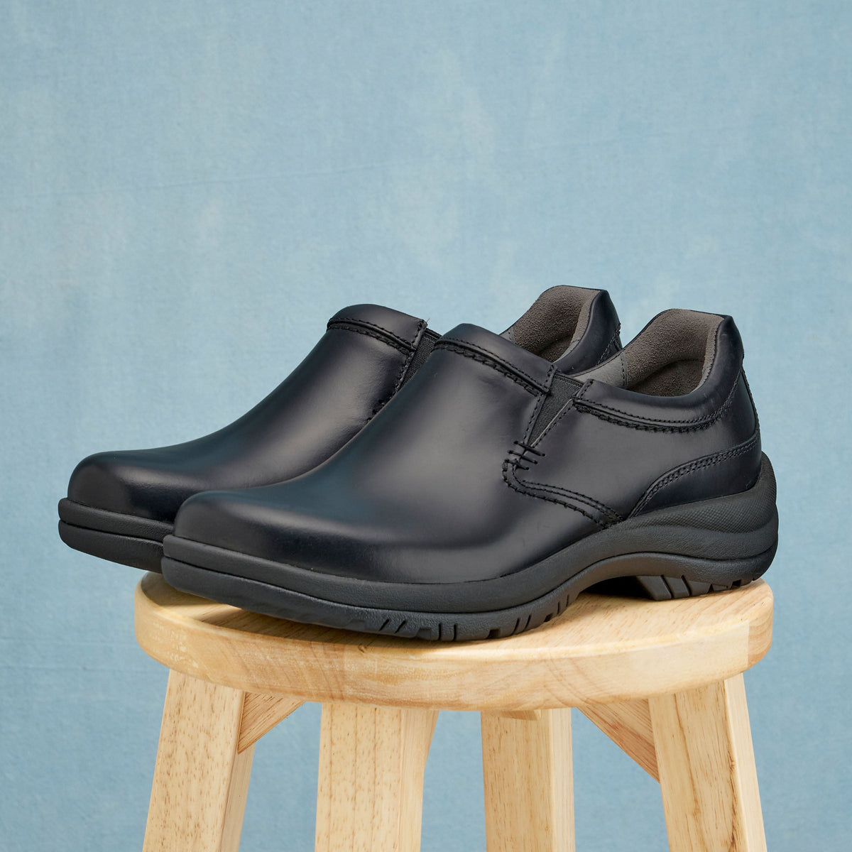 Dansko Best Seller / Wynn Black Leather