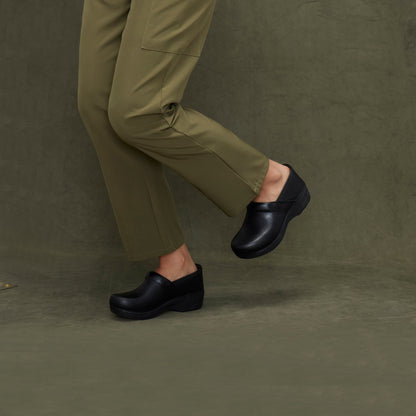 Dansko Popular / XP 2.0 Black Waterproof Pull Up