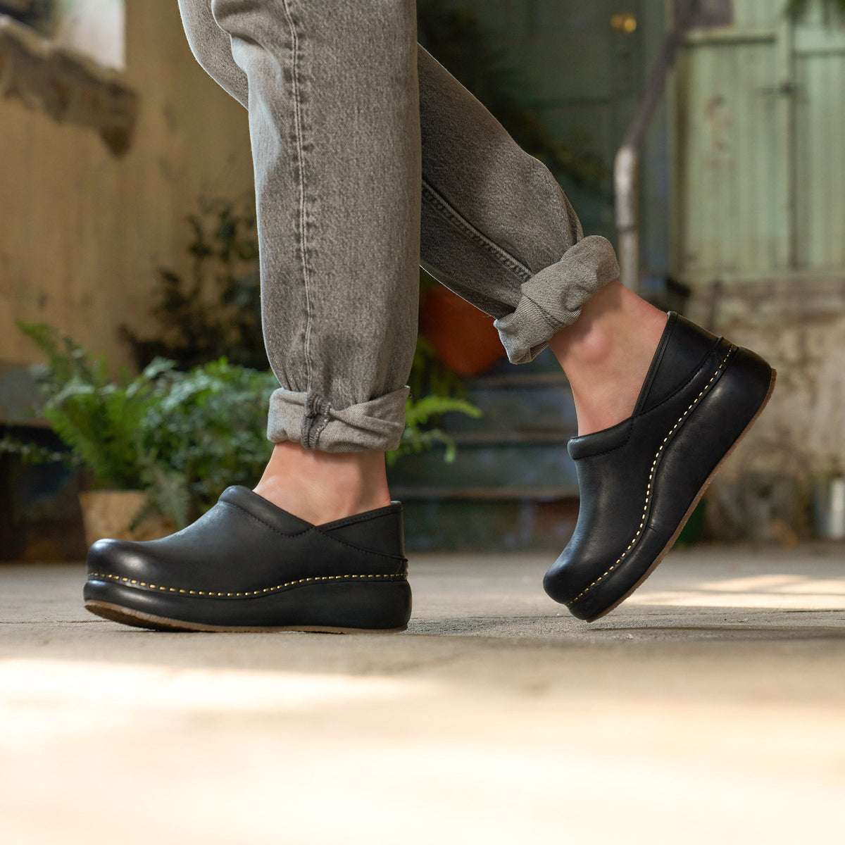Dansko New / Platform Pro Black Burnished Nubuck