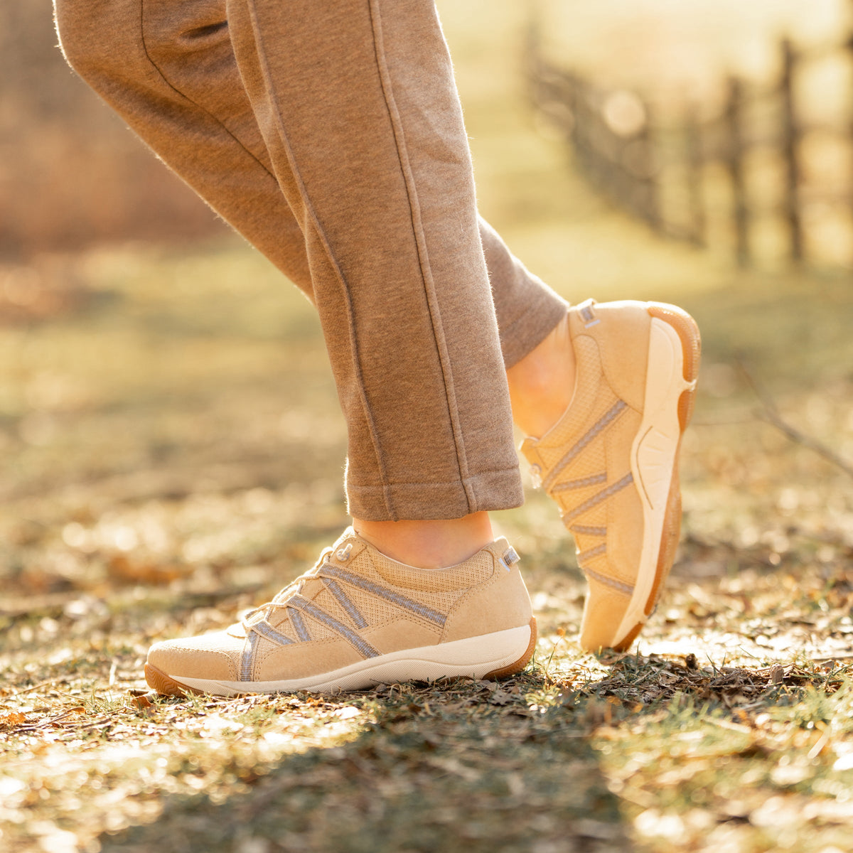 Dansko Deals / Harlyn Sand Suede