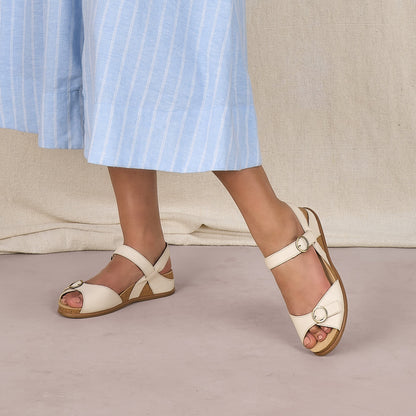 Dansko Featured / Candace Ivory Full Grain