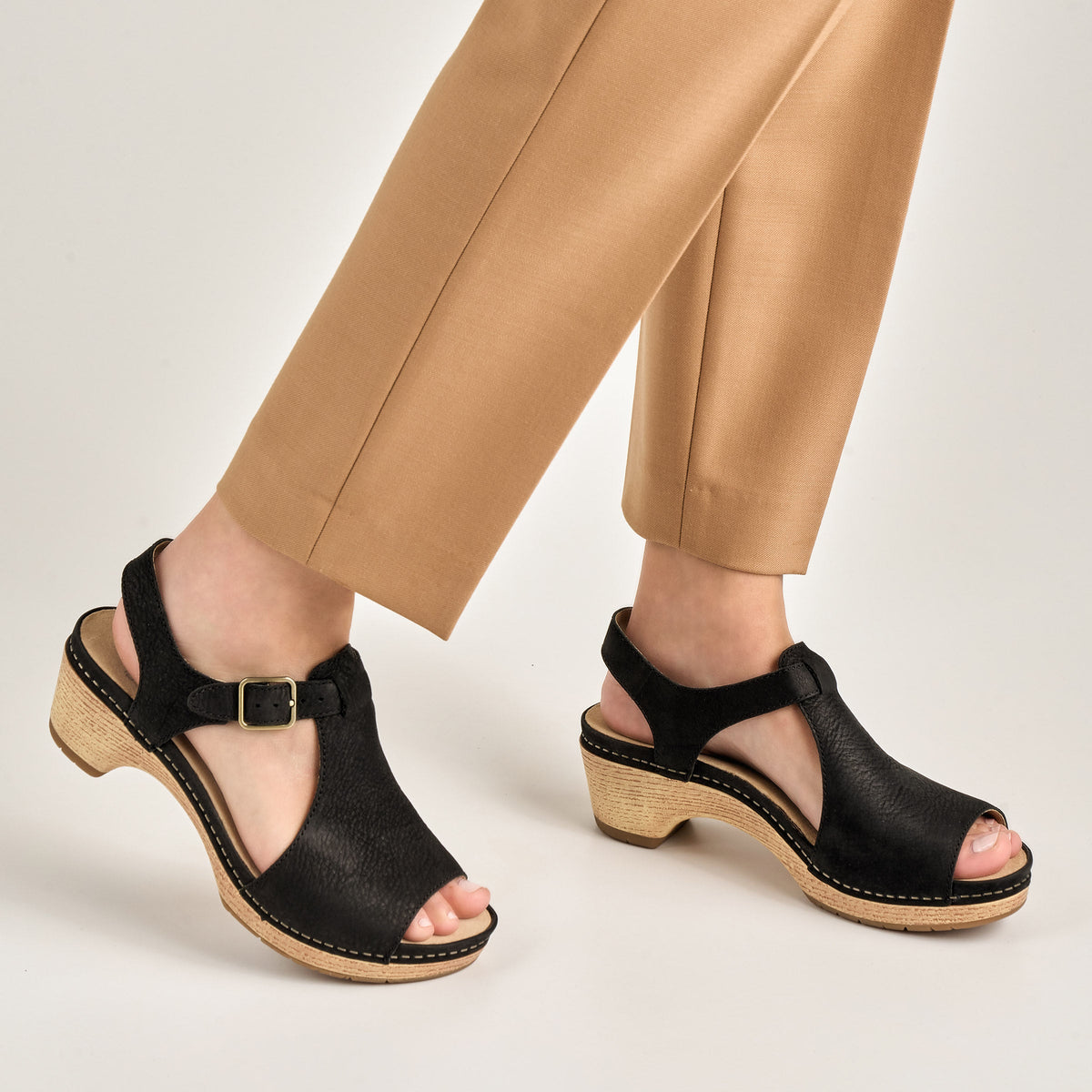 Dansko Classic / Laverne Black Milled Nubuck