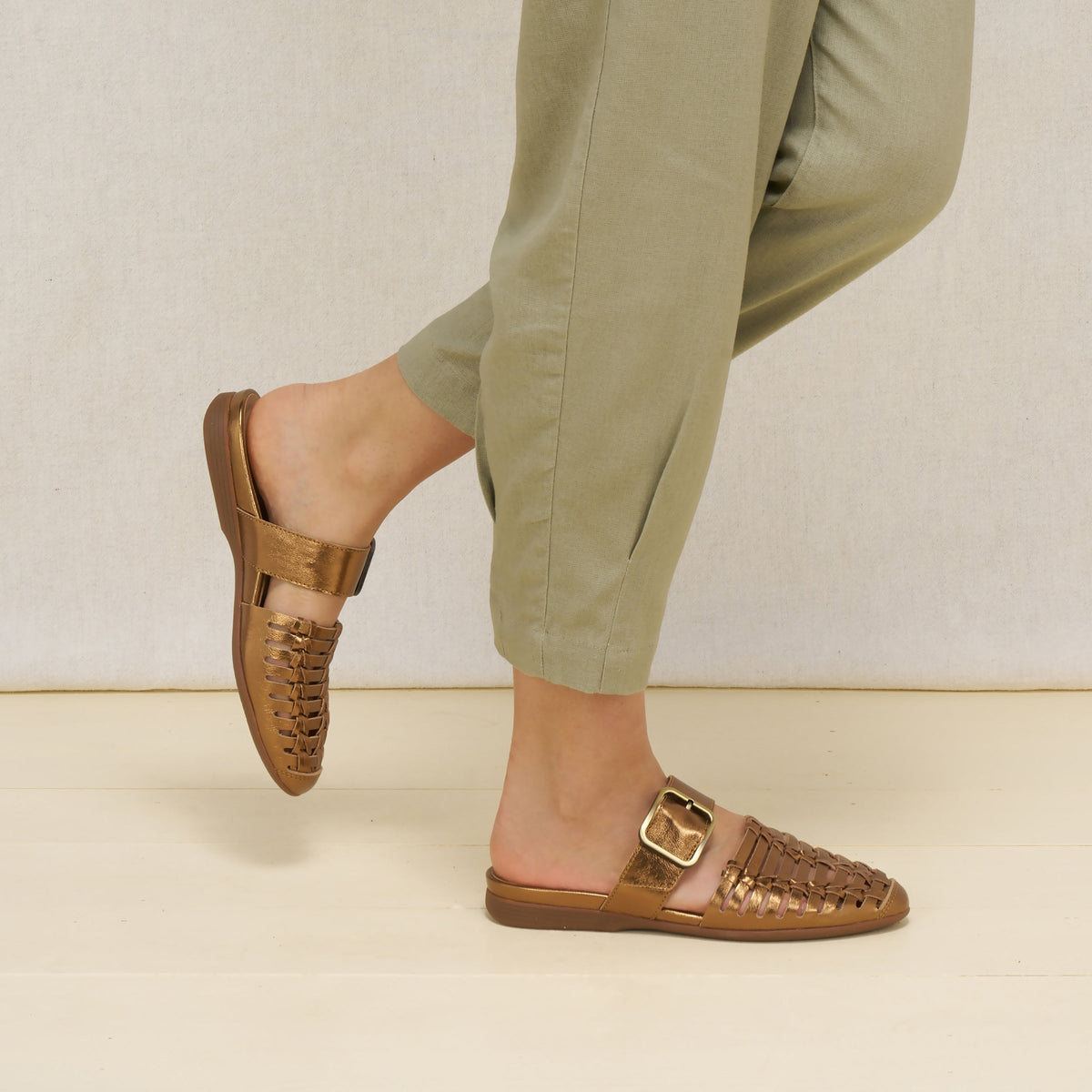 Dansko Best Seller / Leilani Bronze Metallic