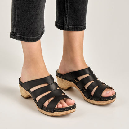 Dansko Featured / Lyndi Black Oiled Pull Up