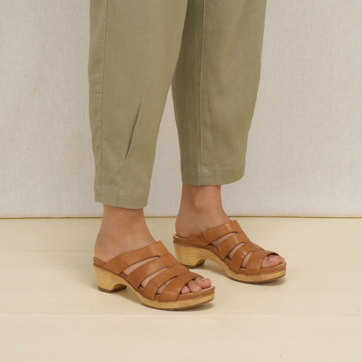 Dansko Latest / Lyndi Natural Leather