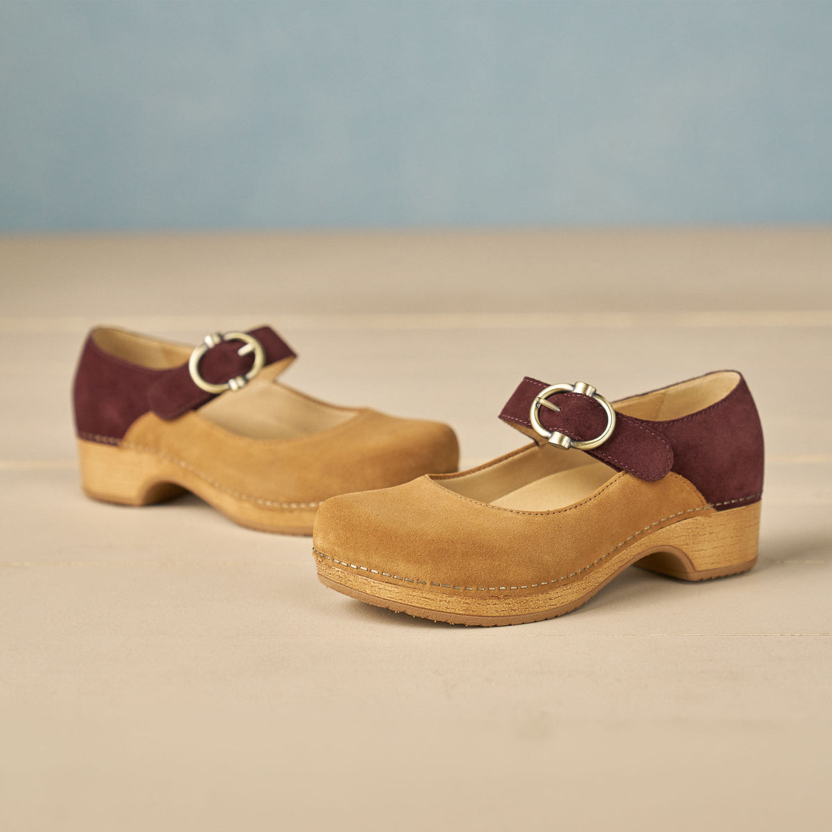 Dansko Latest / Bonny Mary Jane Tan/Mulberry