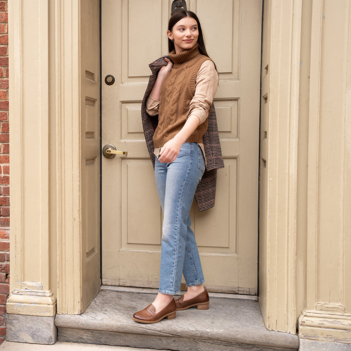 Dansko Deals / Danica Tan Waterproof Burnished