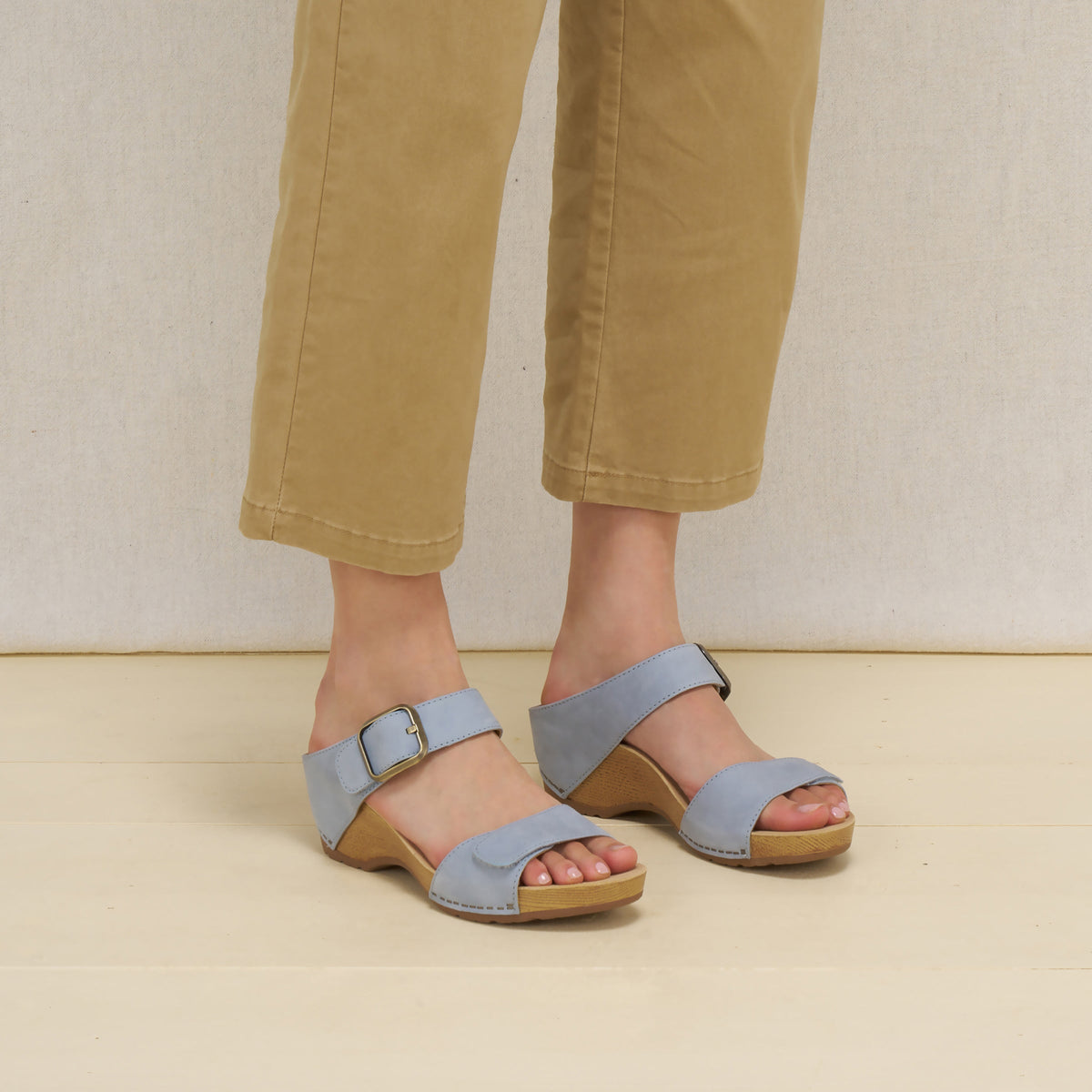 Dansko Trusted / Tanya Sky Nubuck