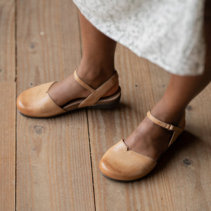 Dansko Latest / Rowan Wide Honey Distressed