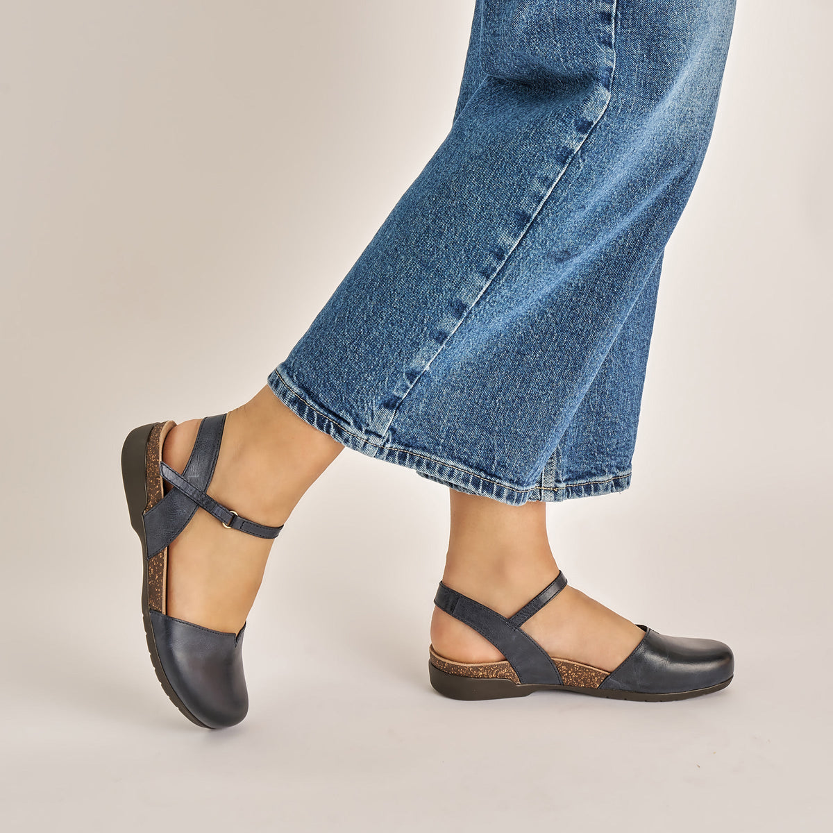 Dansko Value / Rowan Navy Waxy Burnished