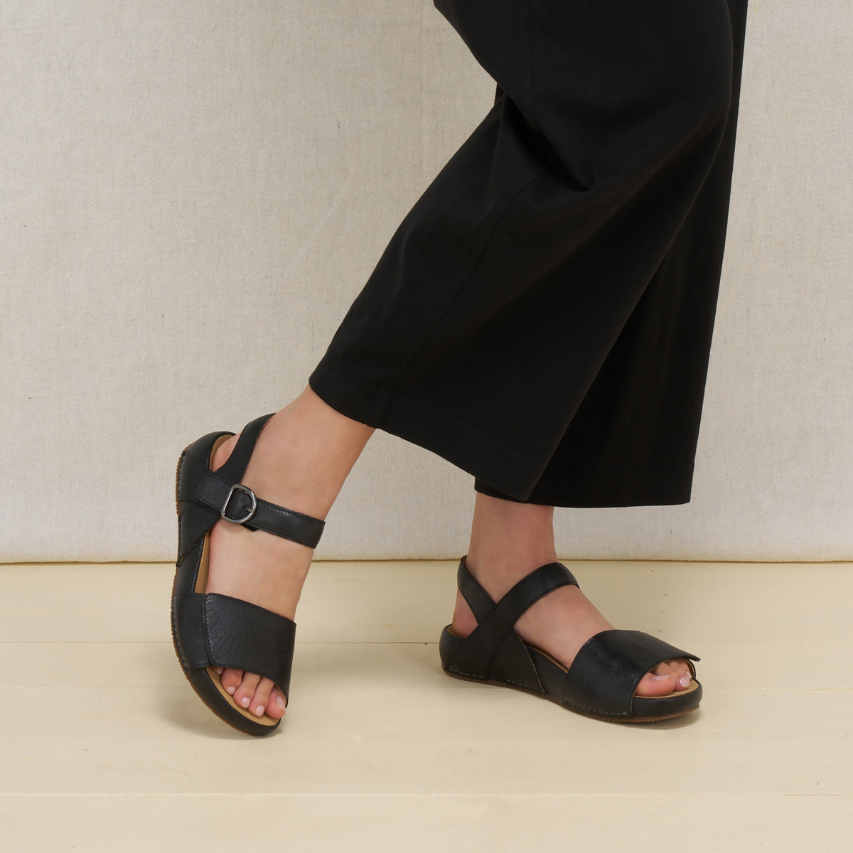 Dansko Exclusive / Tinsley Black Leather