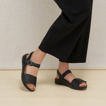 Dansko Exclusive / Tinsley Black Leather