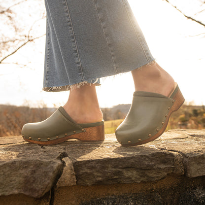 Dansko Sale / Andie Olive Calf