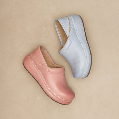 Dansko Top Pick / Platform Pro Coral Leather