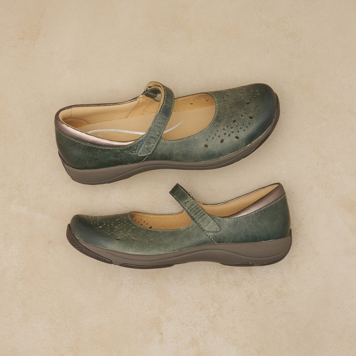 Dansko Best Seller / Stacy Lake Waxy Burnished