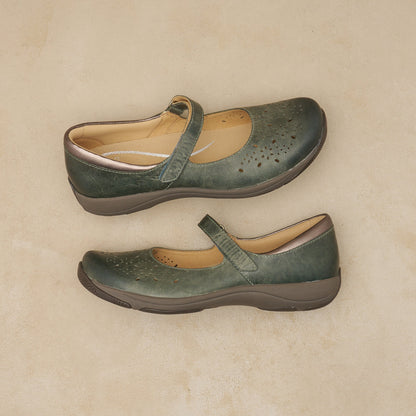 Dansko Best Seller / Stacy Lake Waxy Burnished